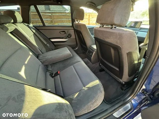 BMW Seria 3 320i - 18