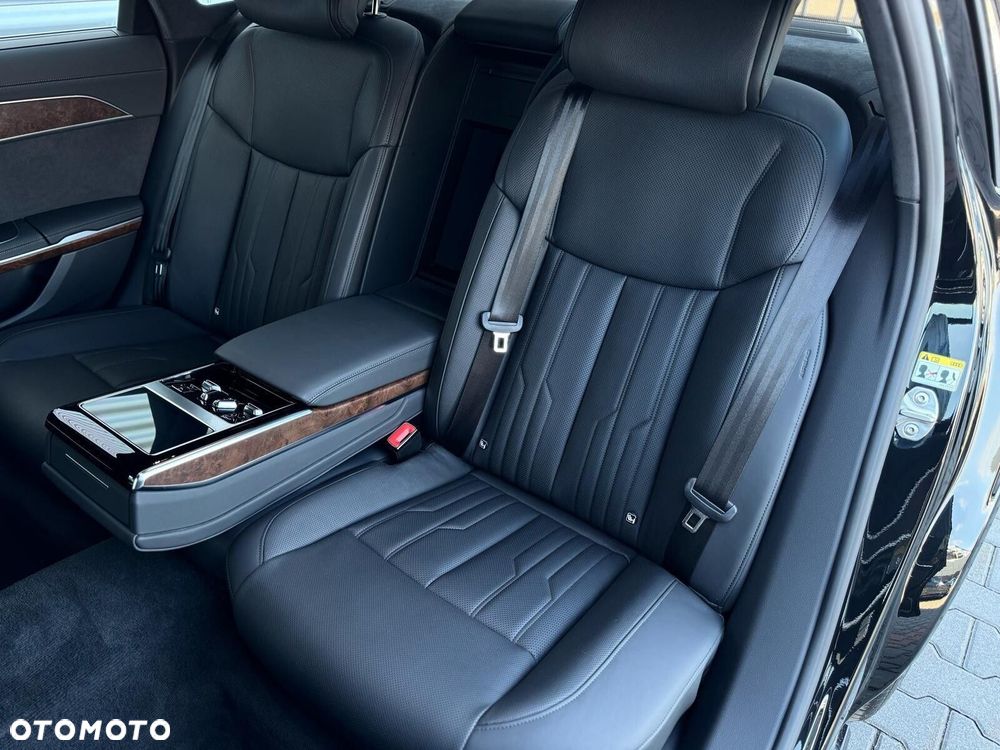 Audi A8 - 36