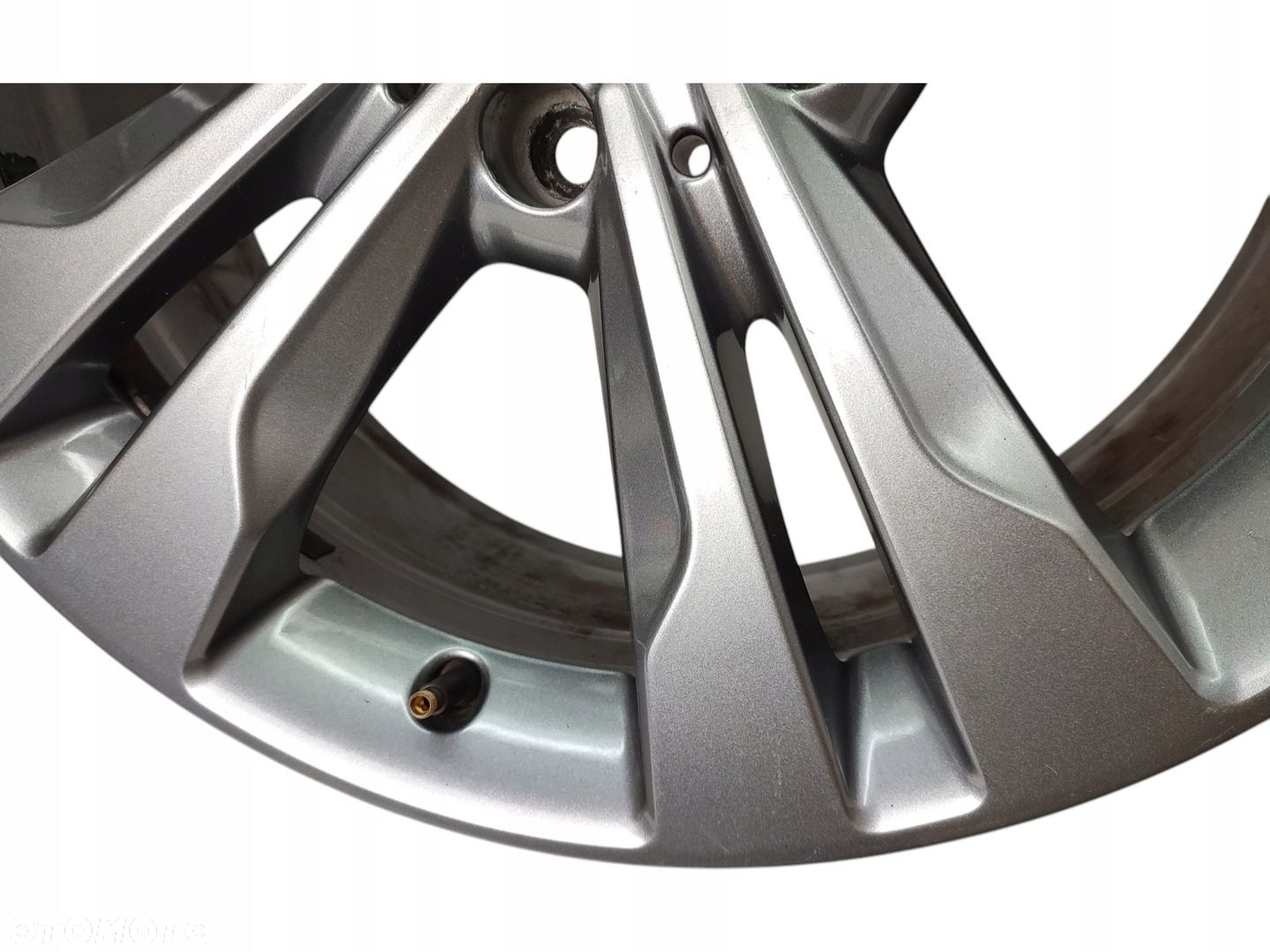 Felga aluminiowa Mercedes OE A2464010400 7,5Jx18H2 7.5" x 18" 5x112 ET 52 - 3