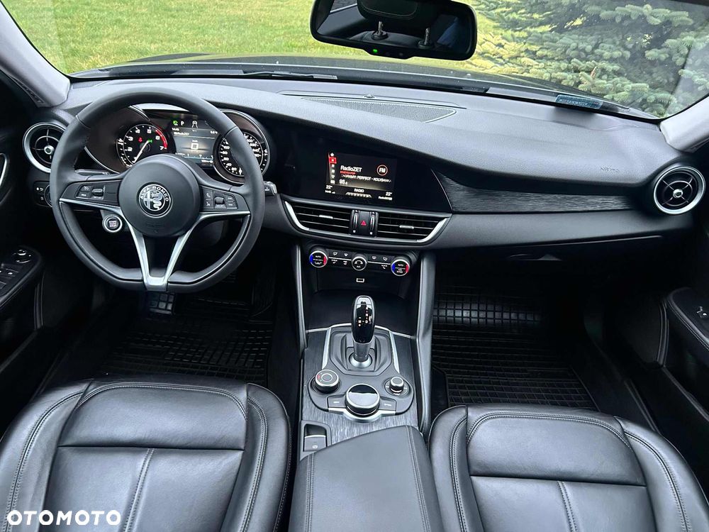 Alfa Romeo Giulia - 38
