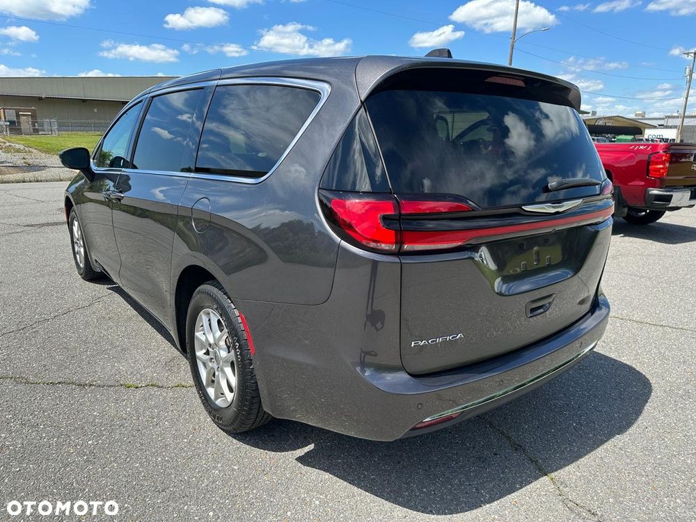 Chrysler Pacifica - 7