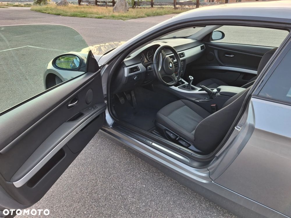 BMW Seria 3 320i - 15