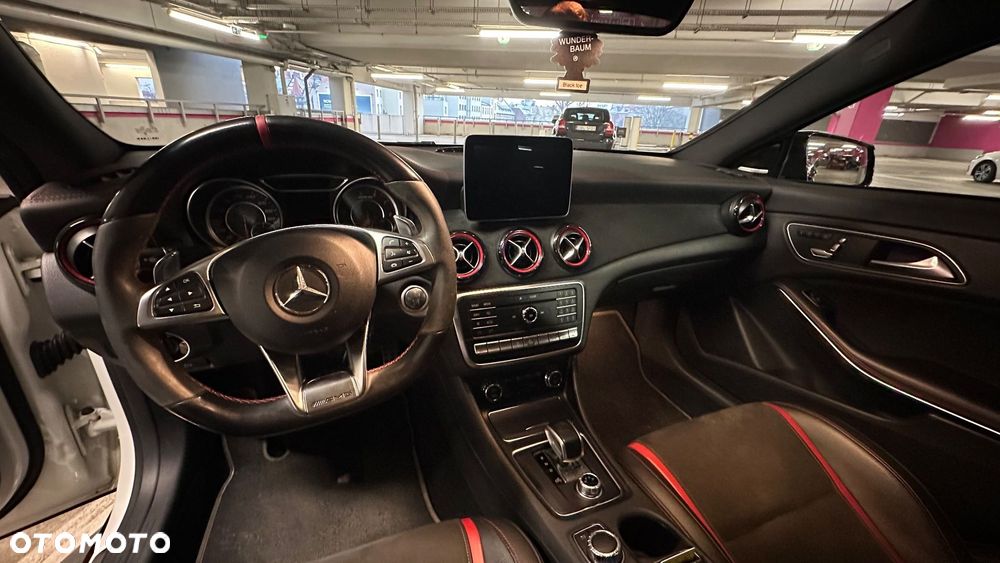 Mercedes-Benz CLA - 11