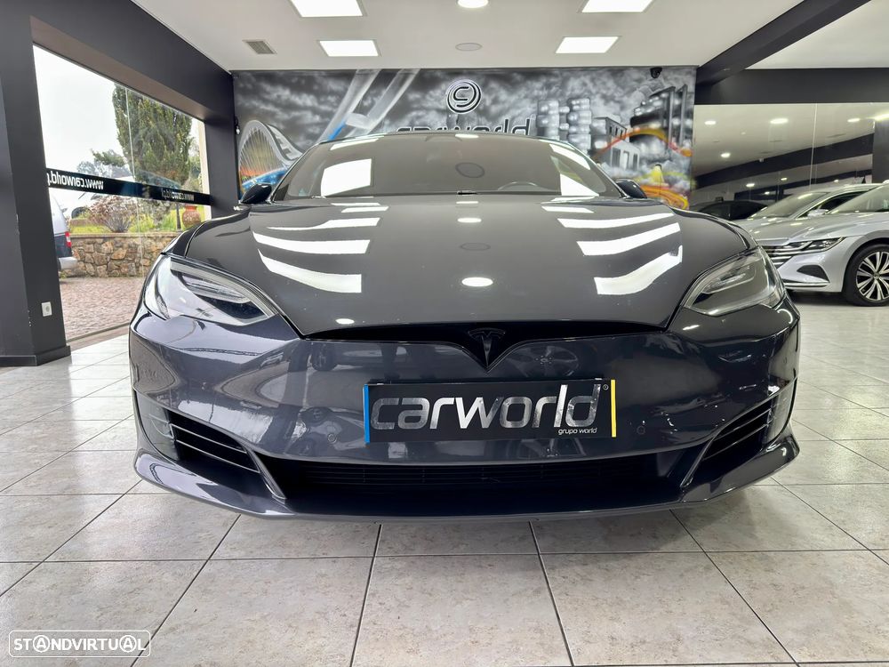 Tesla Model S - 3