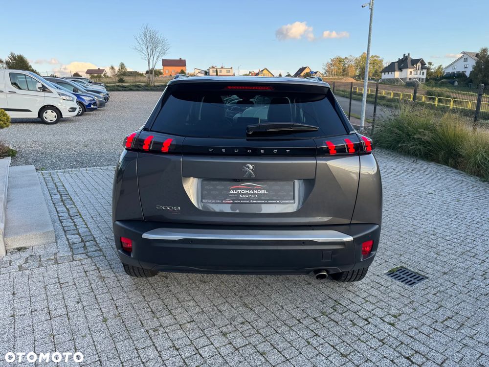 Peugeot 2008 - 8