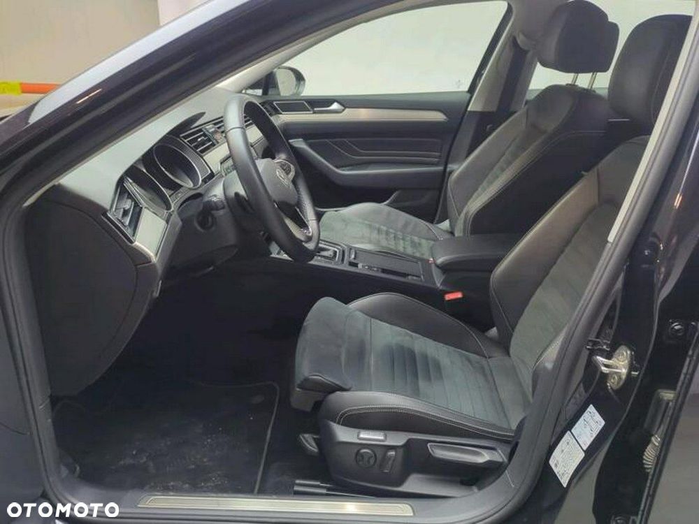 Volkswagen Passat - 10