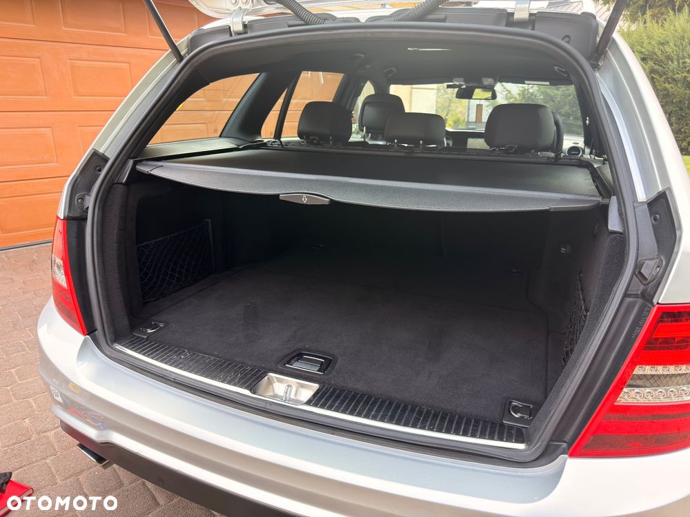 Mercedes-Benz Klasa C 250 CDI 4Matic 7G-TRONIC Avantgarde Edition - 27