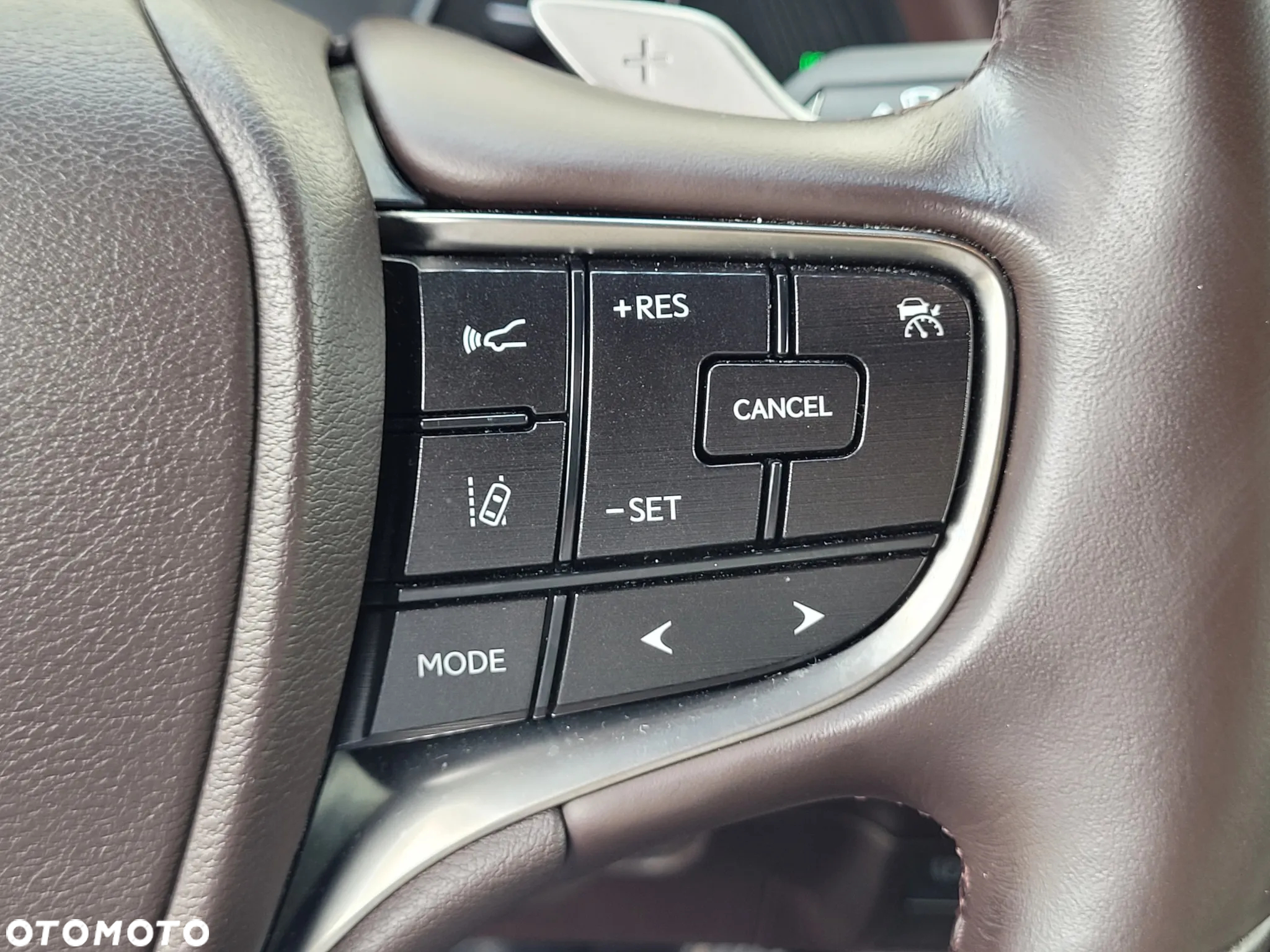 Lexus ES 300h Prestige - 27