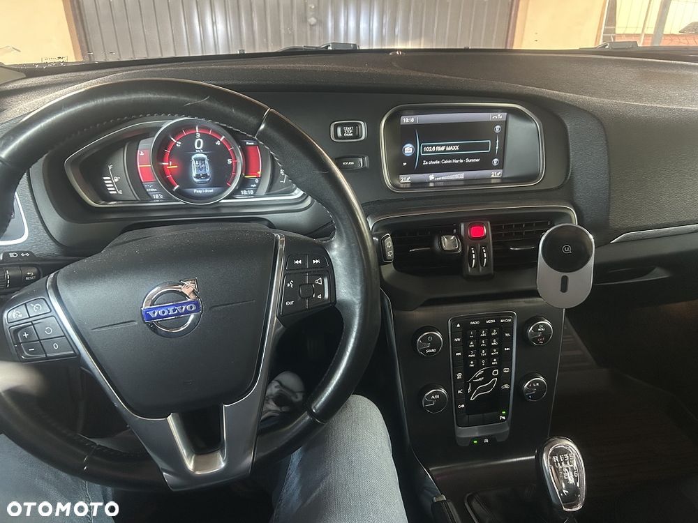 Volvo V40 D2 Momentum - 9