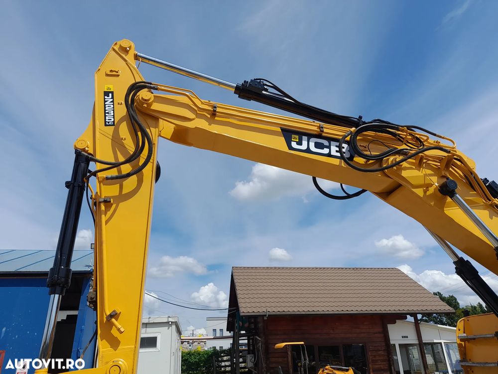 JCB JZ235LC - 9