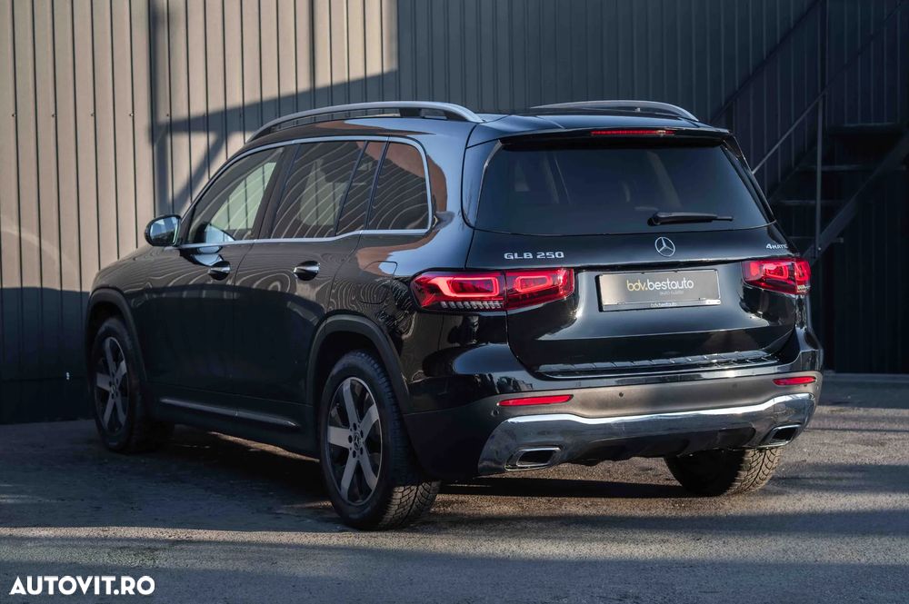 Mercedes-Benz GLB 250 4MATIC Aut. - 23