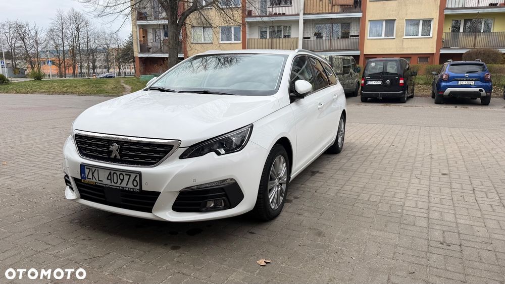 Peugeot 308 BlueHDi 130 EAT8 Stop & Start Allure Pack - 4