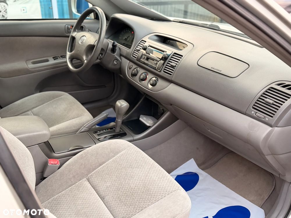 Toyota Camry 2.4 VVT-i - 26