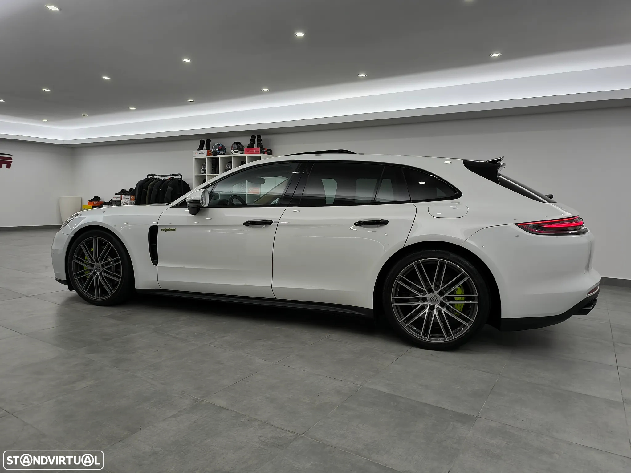 Porsche Panamera Sport Turismo 4 E-Hybrid - 9