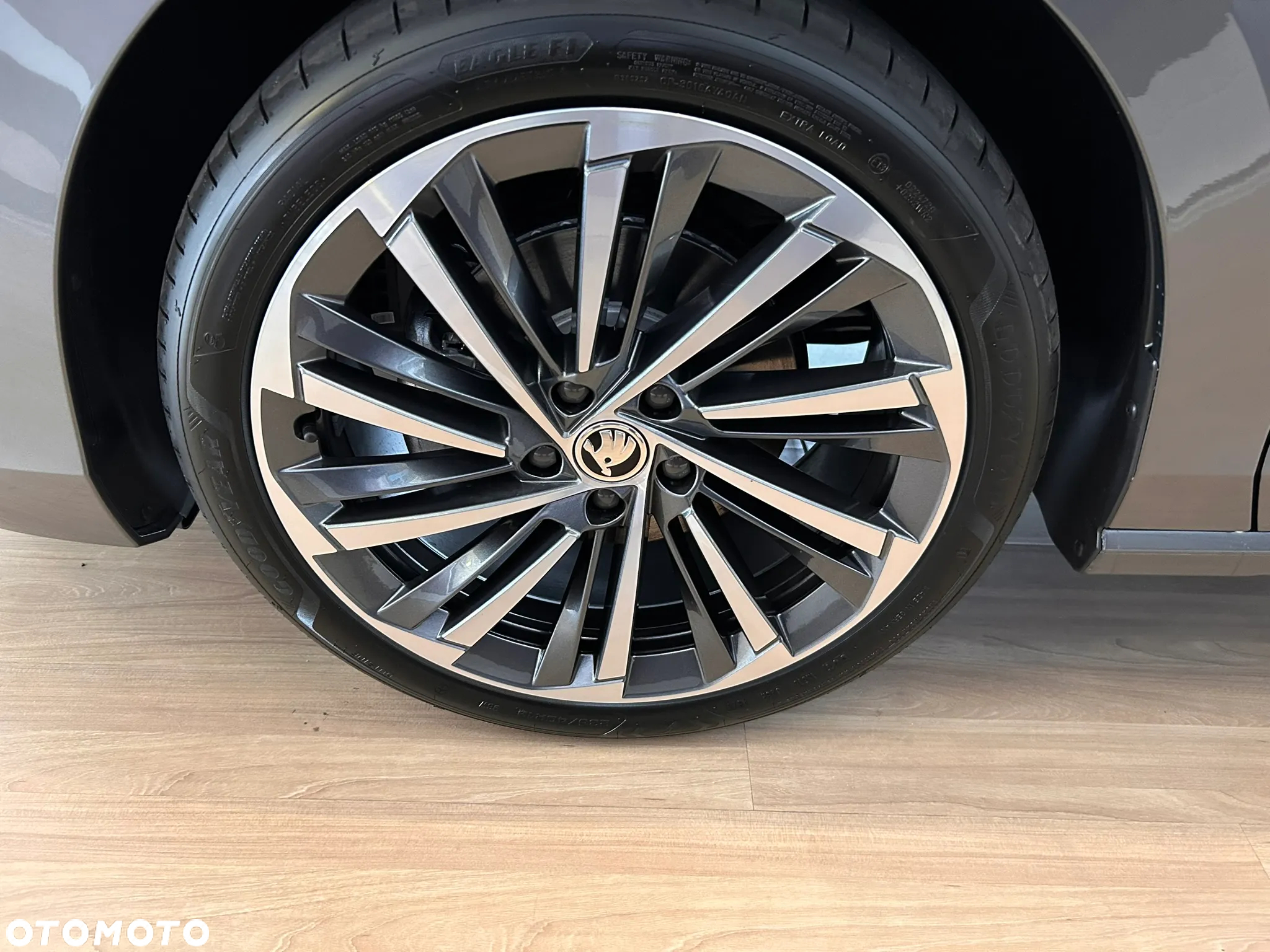 Skoda Superb 2.0 TDI SCR L&K DSG - 6