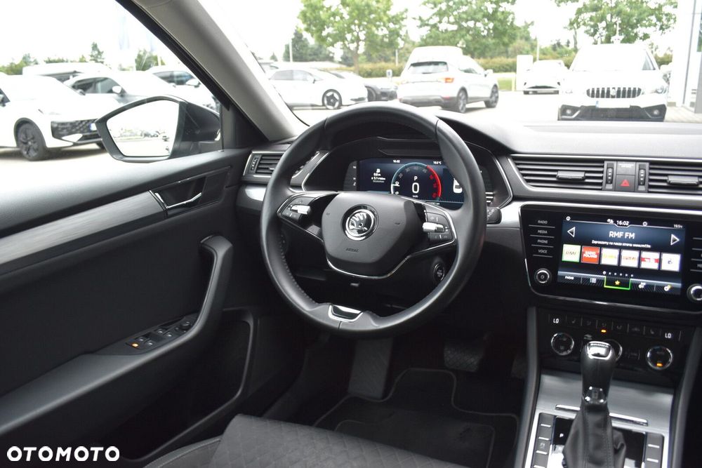 Skoda Superb 2.0 TDI SCR Ambition DSG - 37