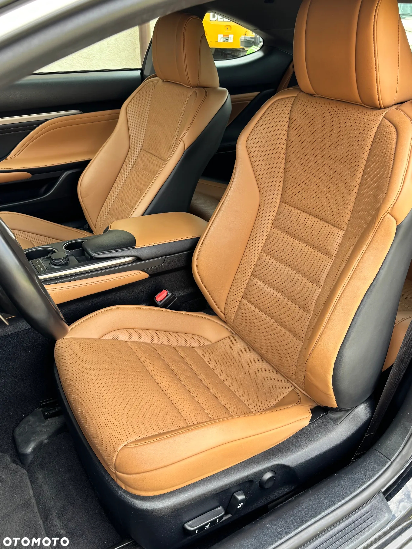 Lexus RC - 8