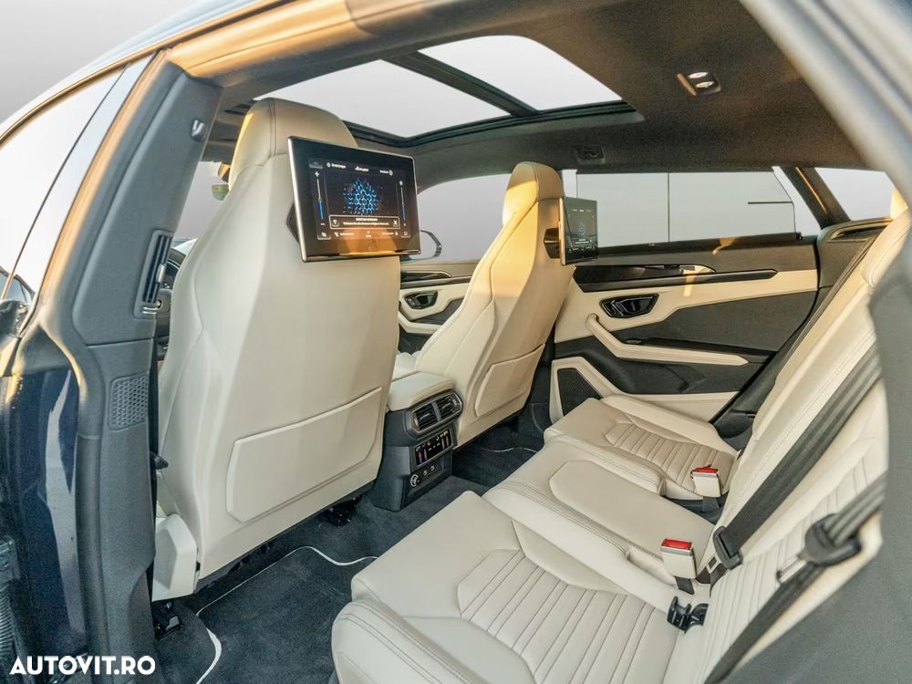 Lamborghini URUS - 16