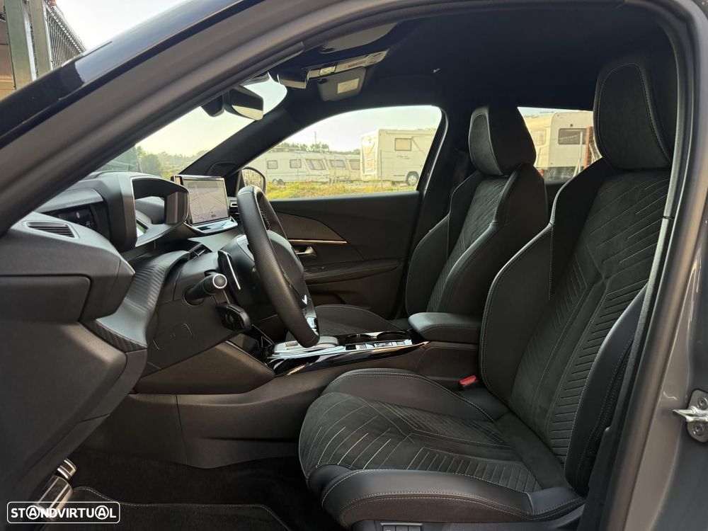 Peugeot 2008 1.2 PureTech GT EAT8 - 24