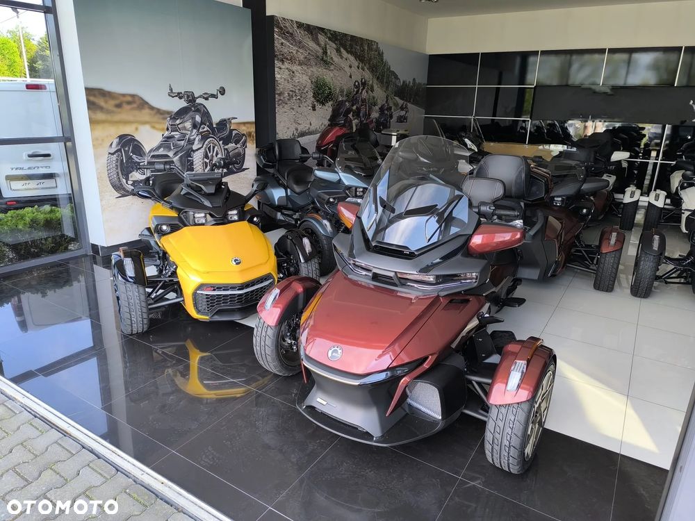 Can-Am Spyder - 2