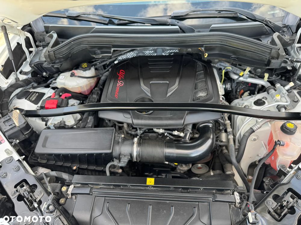 Alfa Romeo Stelvio 2.0 Turbo TI Q4 - 10