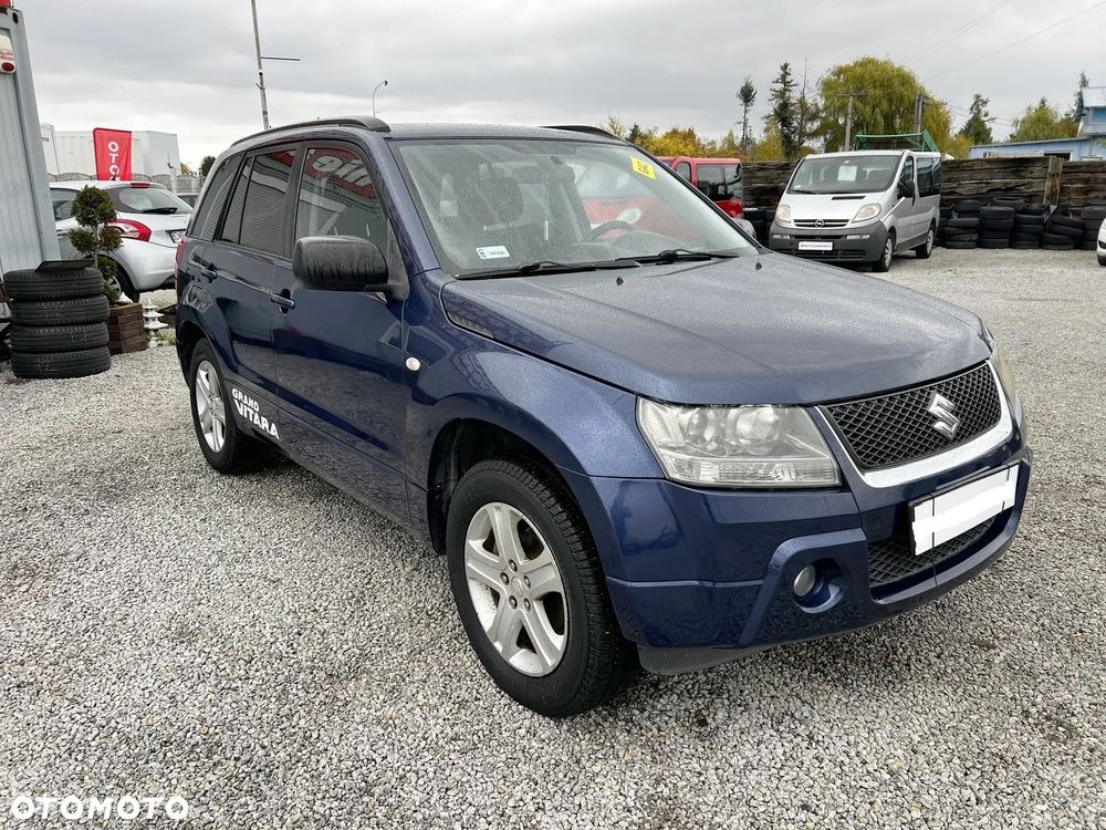 Suzuki Grand Vitara 2.0 - 8