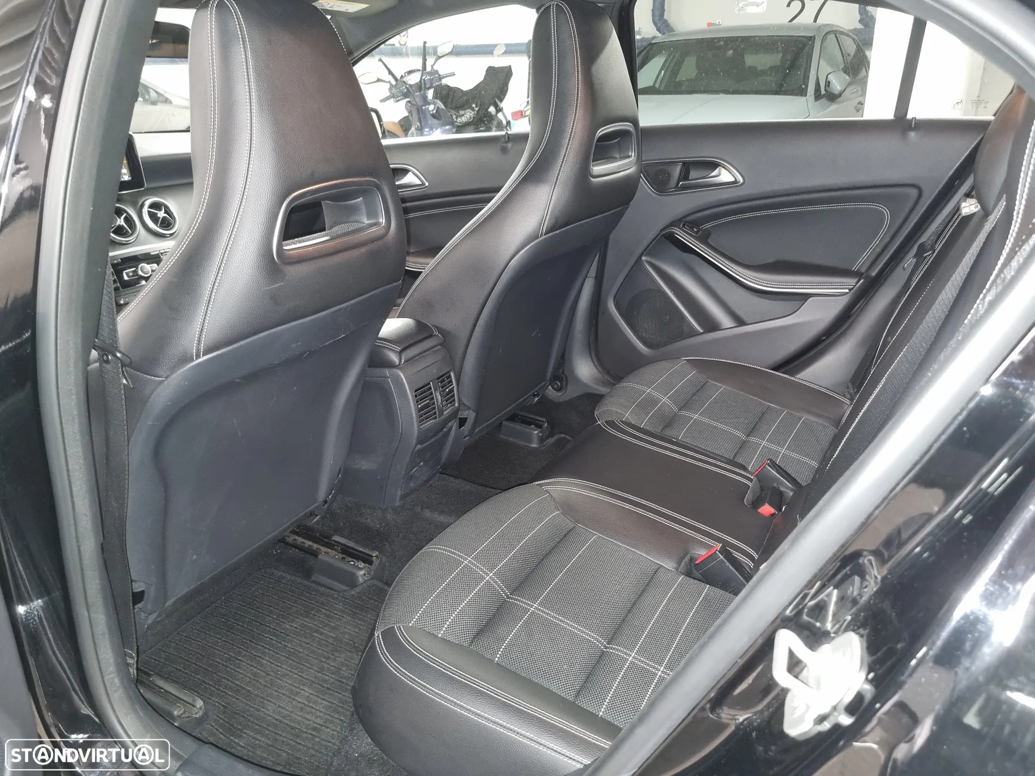 Mercedes-Benz A 180 (BlueEFFICIENCY) Urban - 12