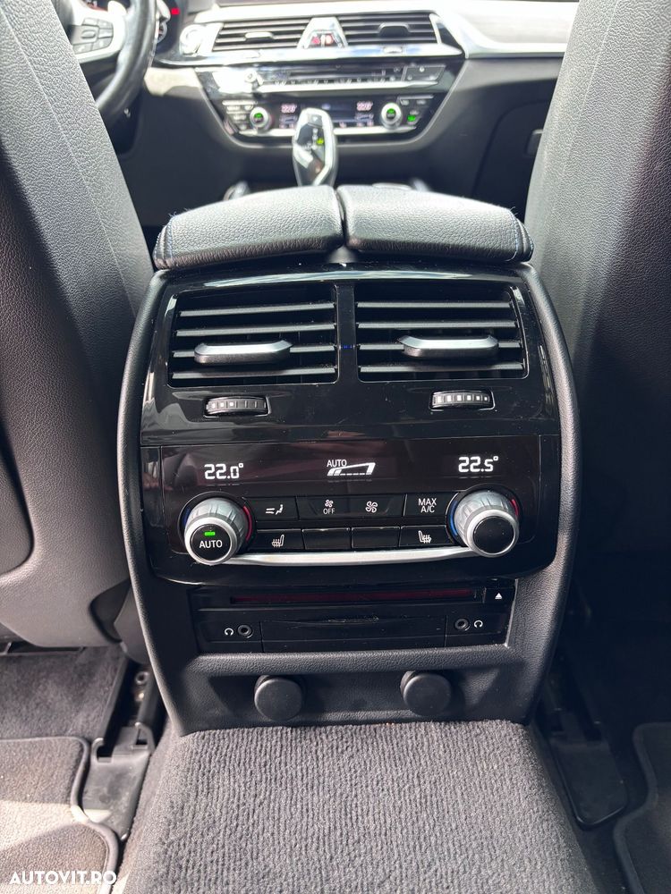 BMW Seria 5 530i xDrive AT - 8