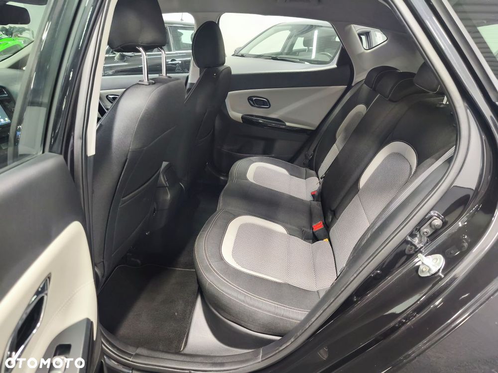 Kia Ceed 1.6 GDI Platinum Edition - 8