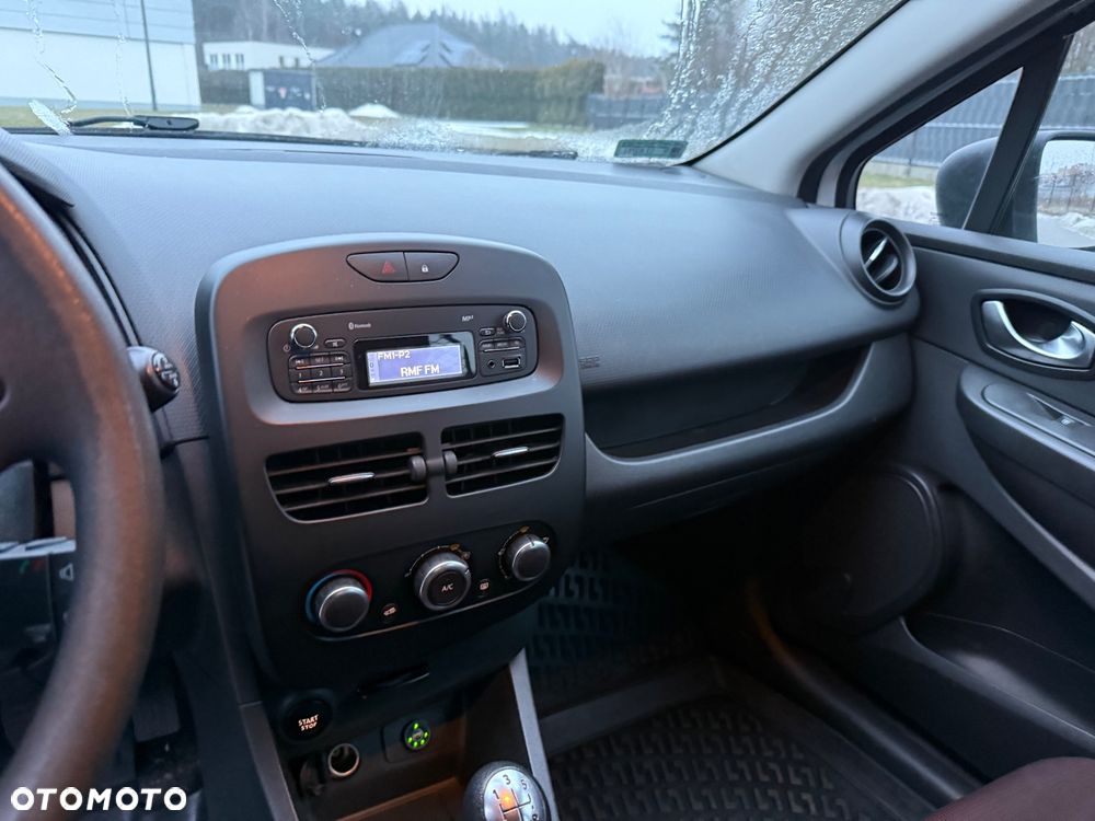 Renault Clio 1.2 16V Life - 9
