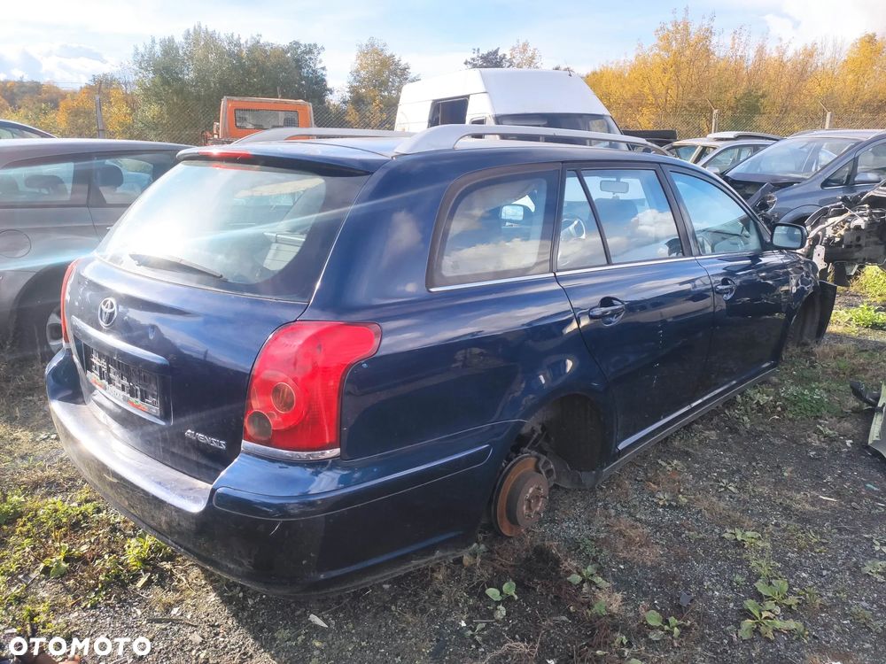Toyota Avensis t25 kombi 1.8 16v na części - 3