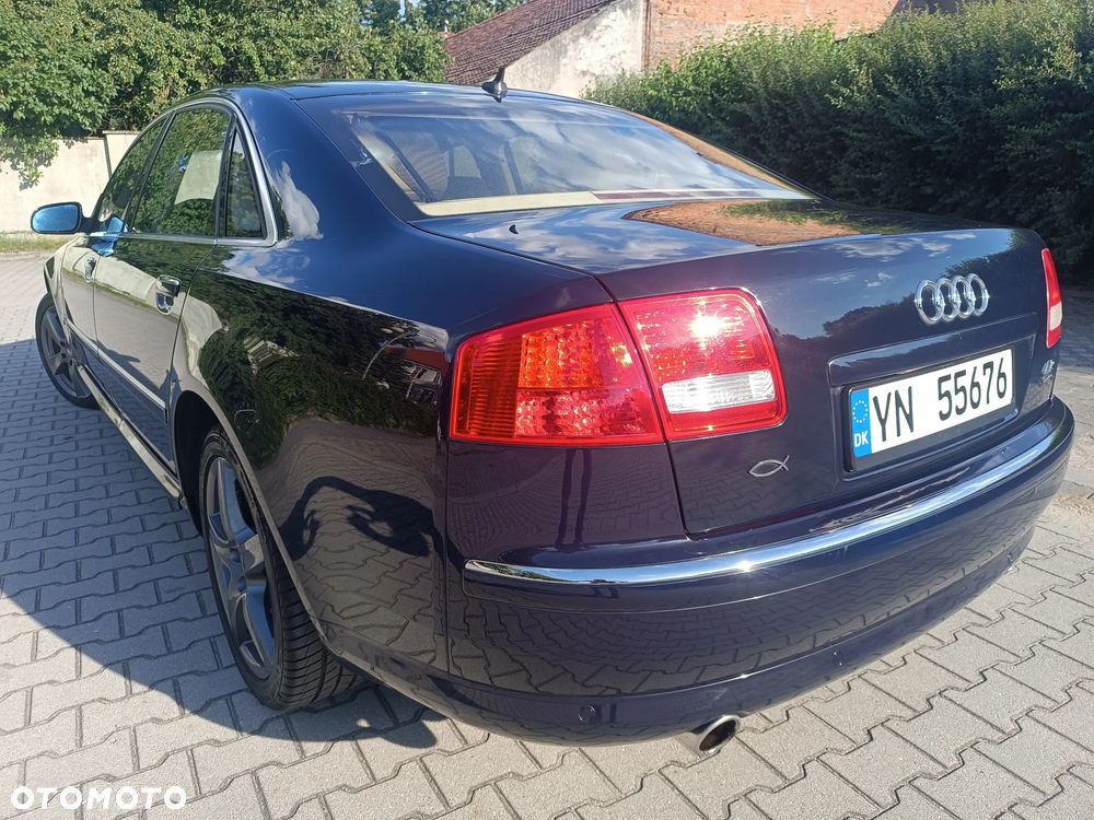 Audi A8 4.2 L Quattro - 5
