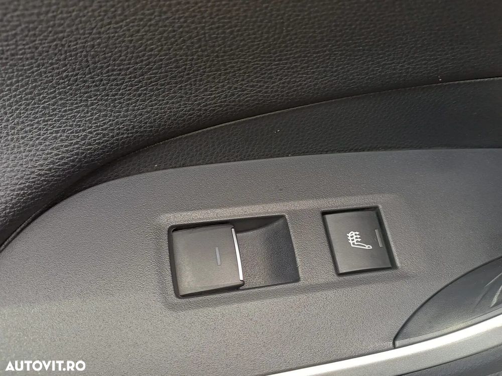 Toyota RAV4 2.5 VVT-iE 4x4 Luxury Premium - 12