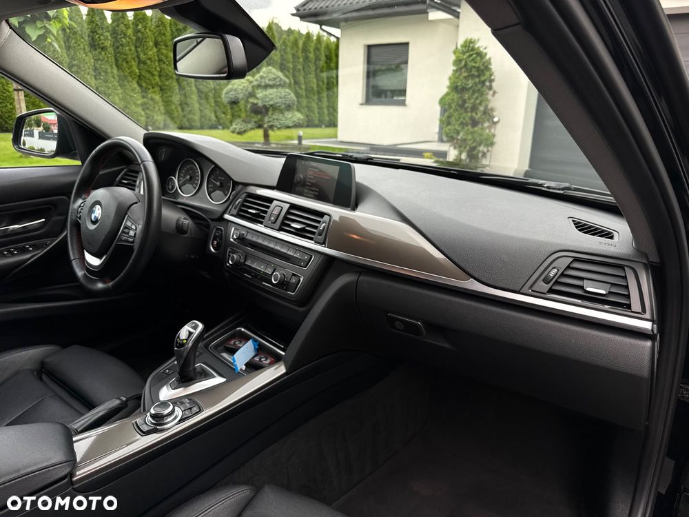 BMW Seria 3 320d Sport Line - 30