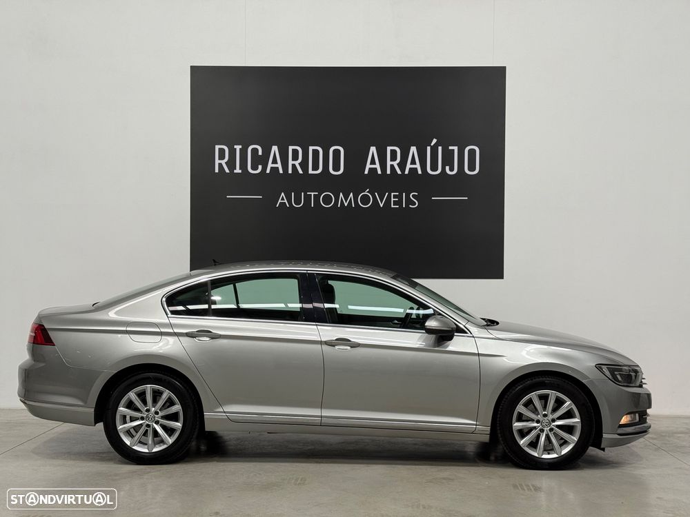 VW Passat 2.0 TDI Highline - 36