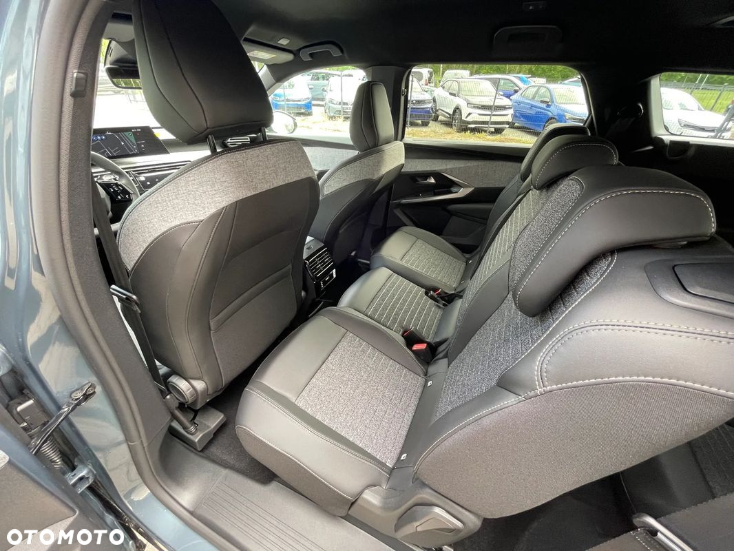 Peugeot 5008 1.2 PureTech mHEV Allure S&S e-DCS6 - 24