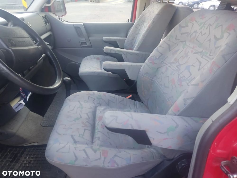 Volkswagen Multivan - 5