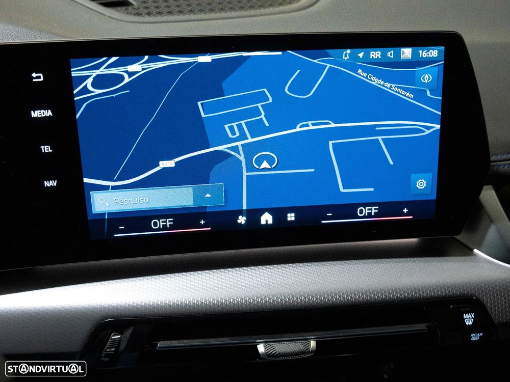 BMW iX1 eDrive20 Pack Desportivo M - 13