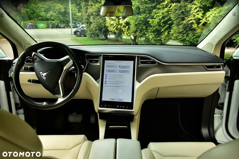 Tesla Model X Long Range Plus - 8
