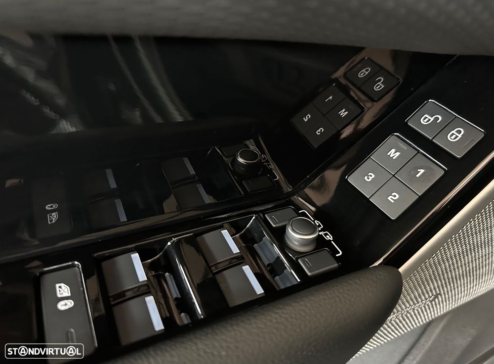 Land Rover Range Rover Velar 2.0 D R-Dynamic S - 24