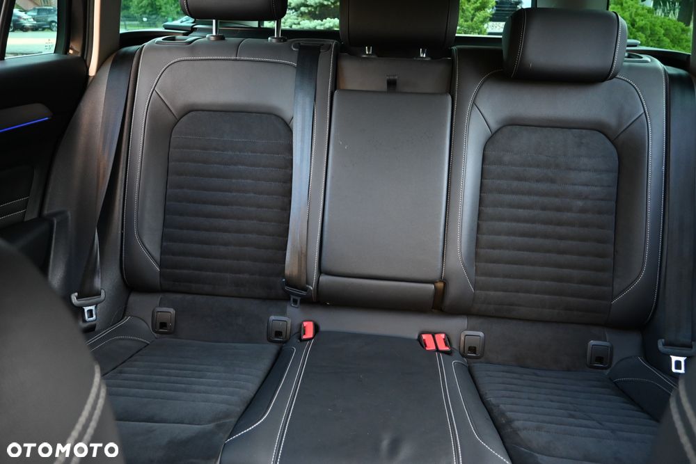 Volkswagen Passat 2.0 TDI SCR DSG Business - 26