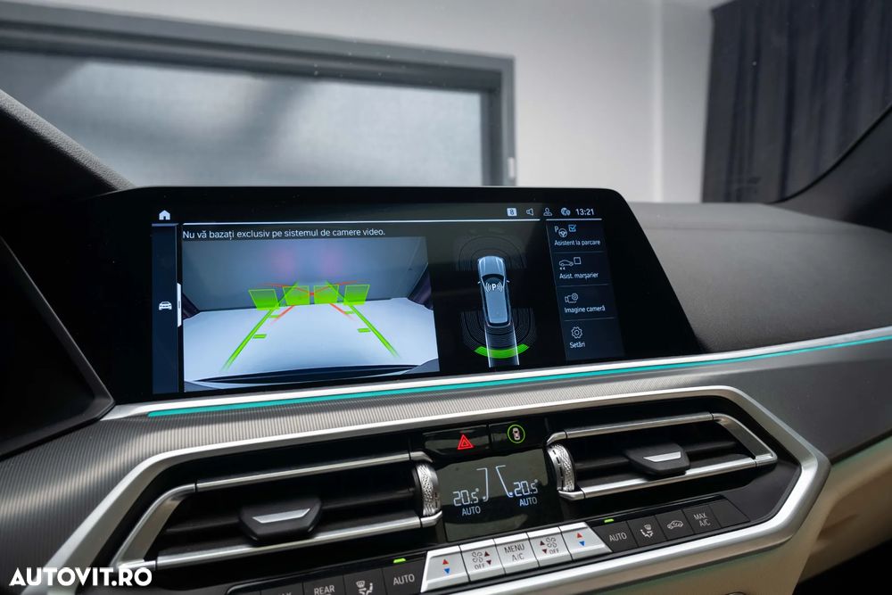 BMW X5 xDrive45e - 33