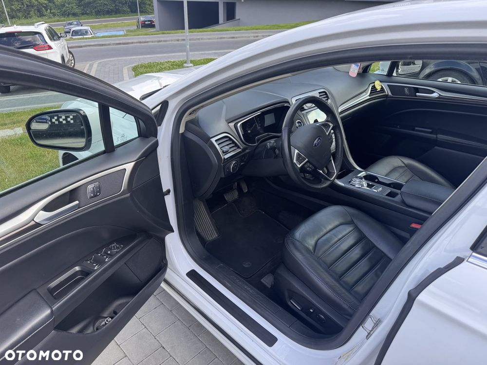 Ford Fusion 2.0 EcoBoost Titanium - 11