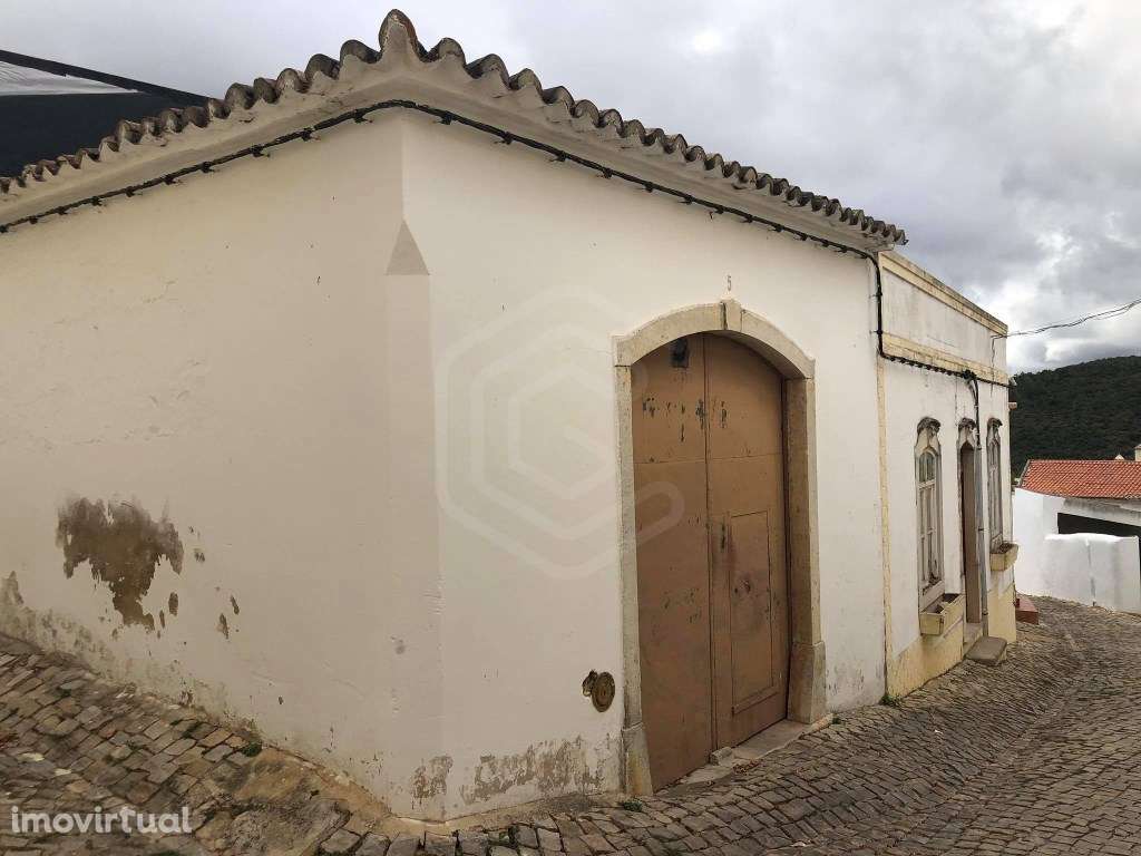 Moradia para recuperar no centro da Vila, Loulé Algarve - Grande imagem: 2/20