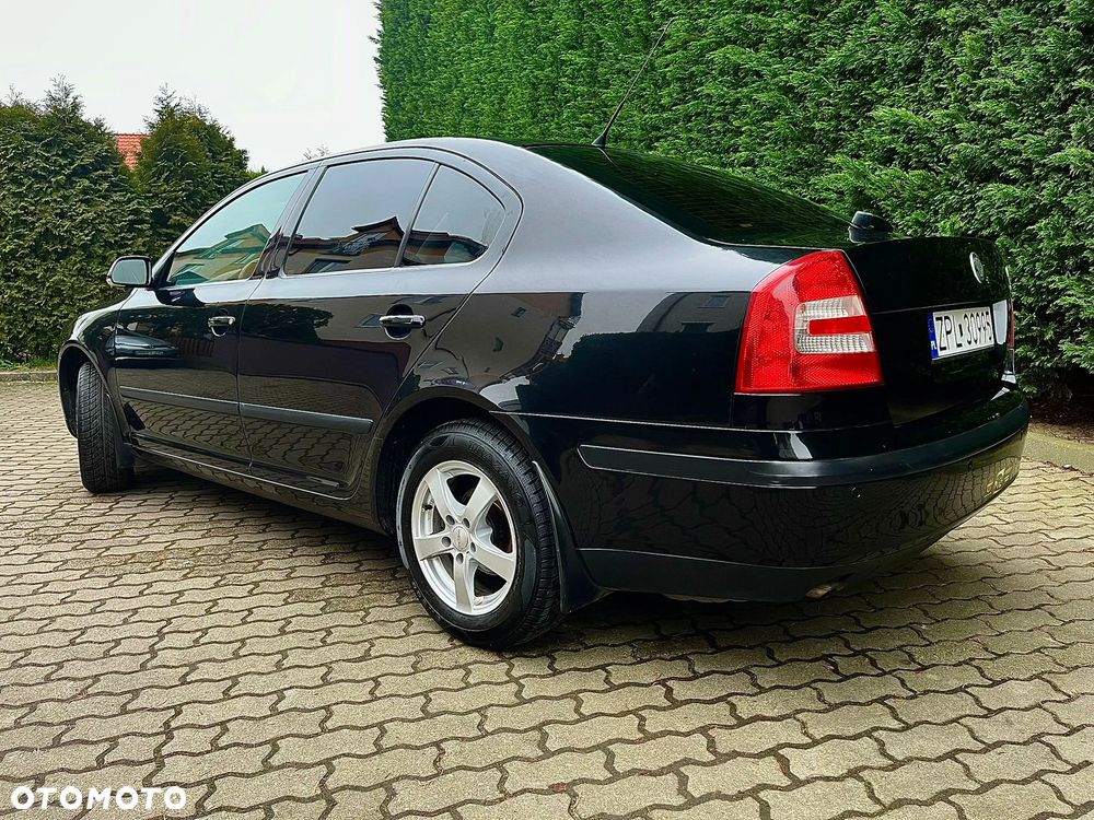 Skoda Octavia 1.6 Ambiente - 2