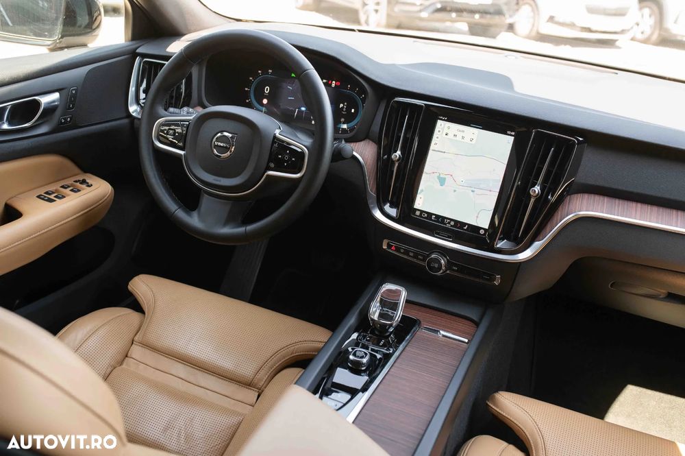 Volvo S60 B4 MHEV AT Plus Dark - 9