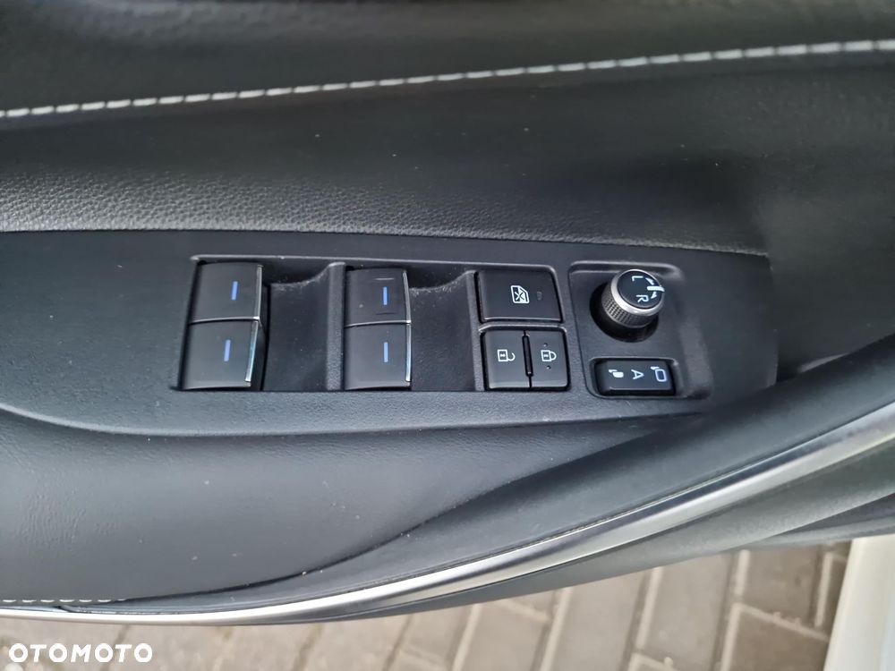 Toyota Corolla 1.8 Hybrid Comfort - 18