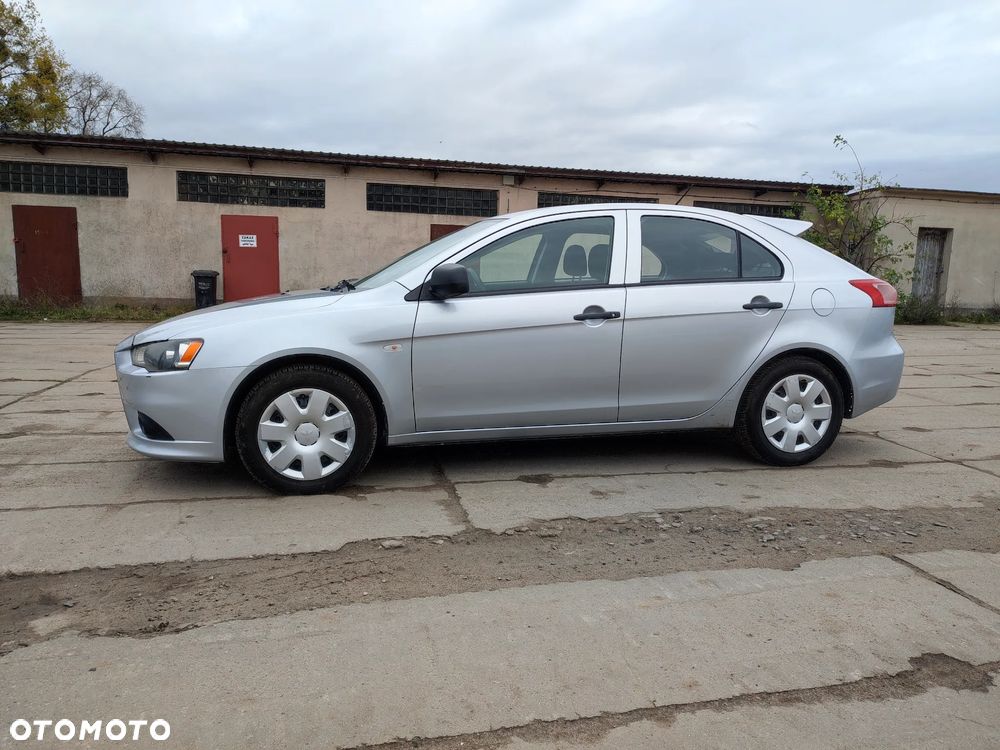 Mitsubishi Lancer - 10