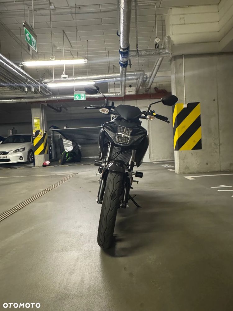 Suzuki GSX - 6