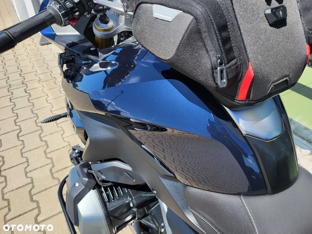 BMW RS - 13